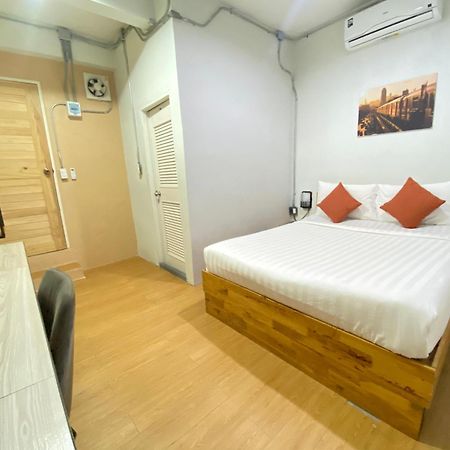 ซับรูมโฮเทล Subroom Hotel Σούρατ Τανί Εξωτερικό φωτογραφία