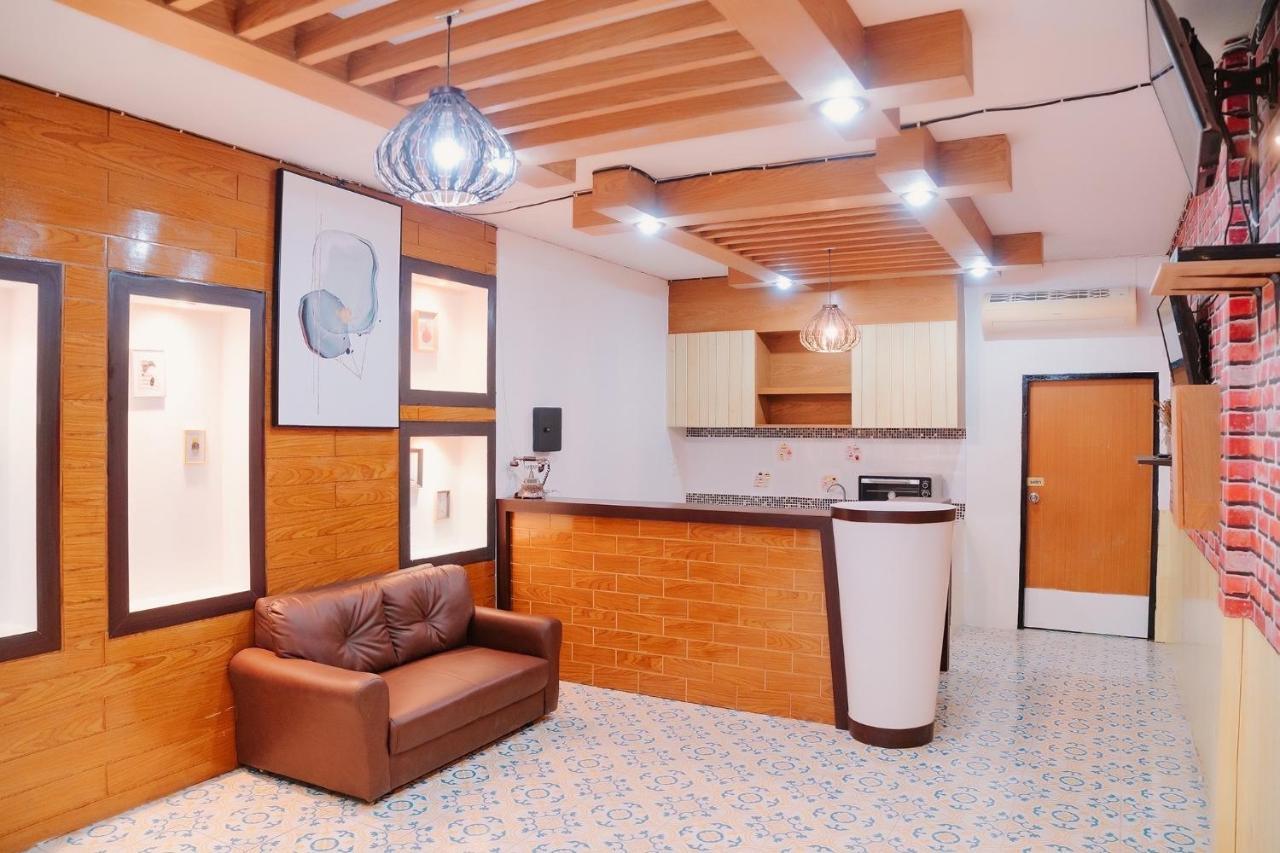 ซับรูมโฮเทล Subroom Hotel Σούρατ Τανί Εξωτερικό φωτογραφία