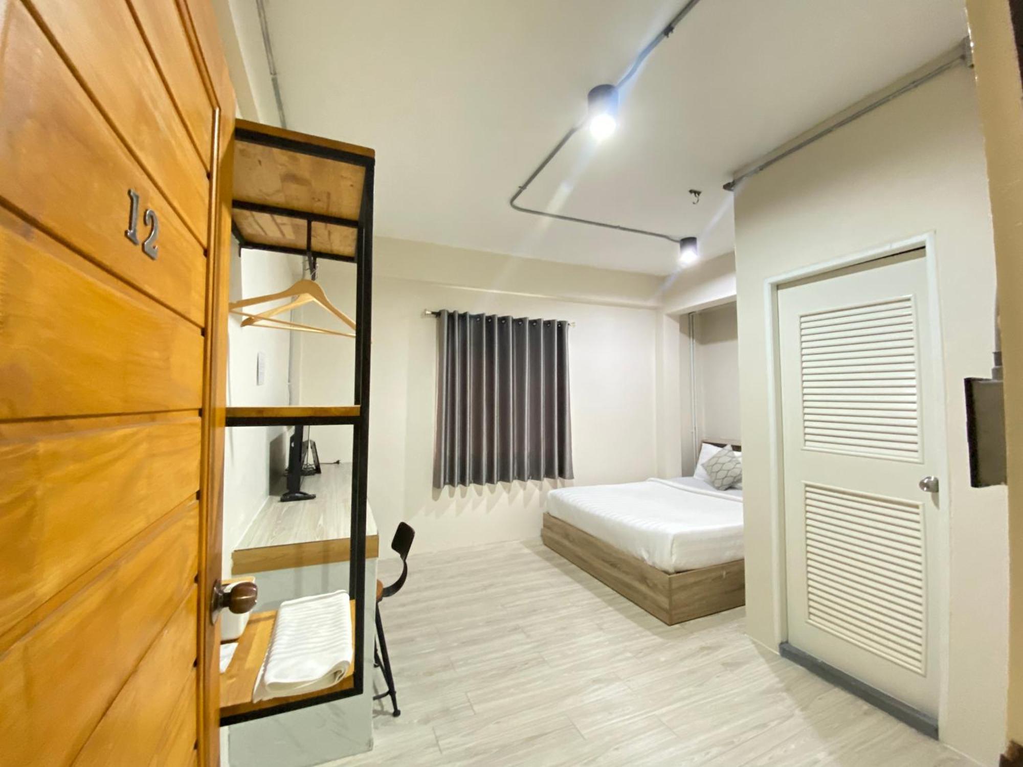 ซับรูมโฮเทล Subroom Hotel Σούρατ Τανί Εξωτερικό φωτογραφία